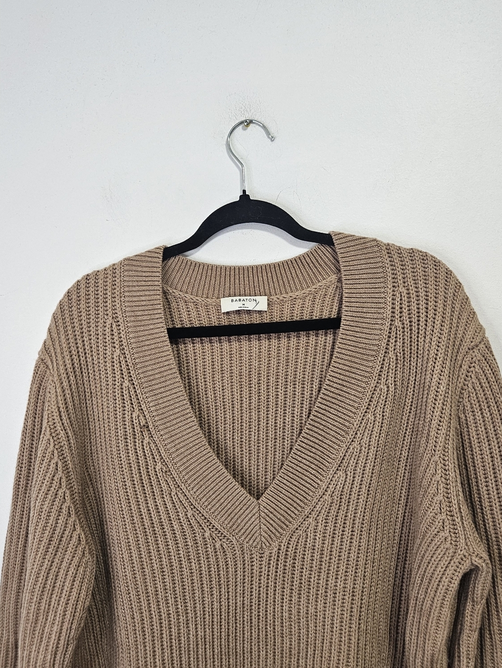 Aritzia Babaton Roger Sweater Sz M Oversize V-neck Merino Wool - Picture 4 of 11